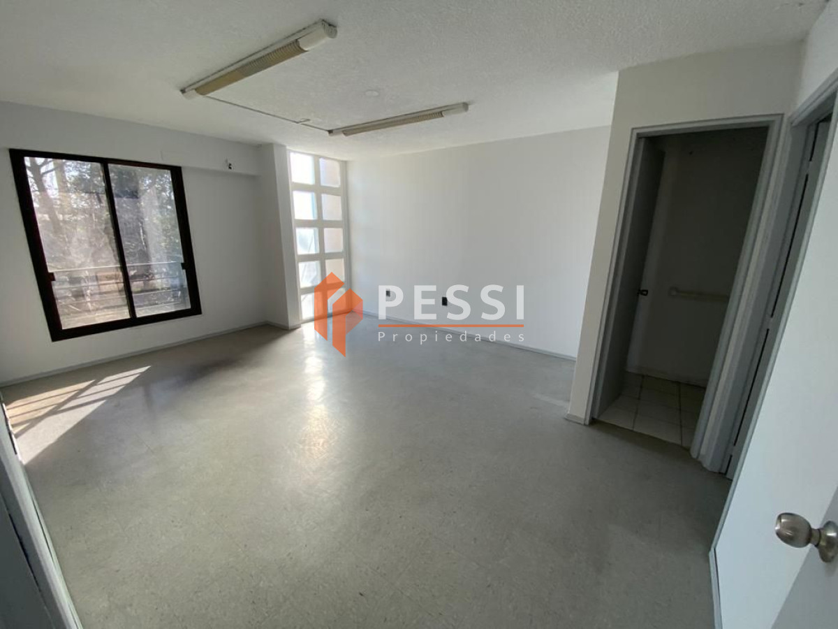 Oficina ID.2336/Venta-de-impecable-oficina-en-ciudad-vieja - Venta de impecable oficina en ciudad vieja