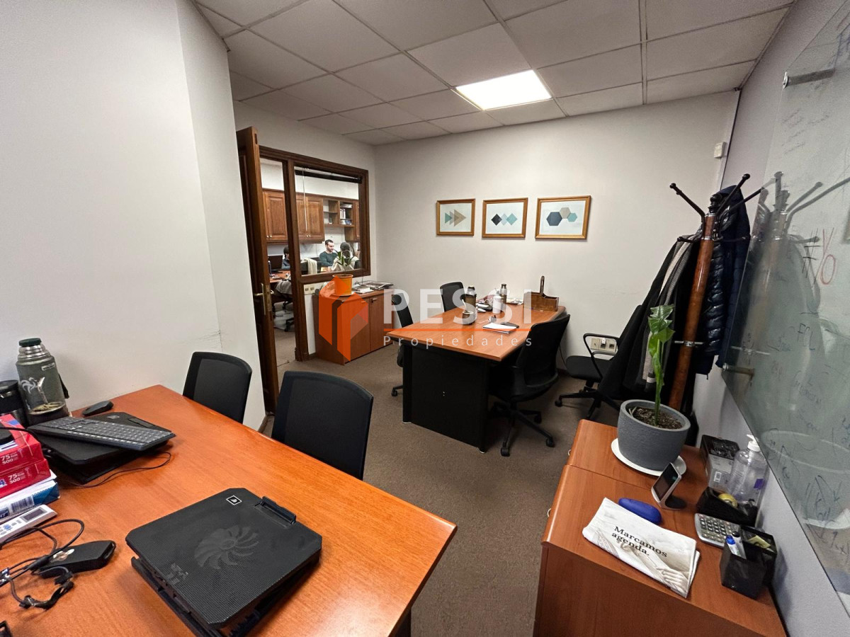 Oficina ID.2390/Venta-oficina-sobre-Rambla-Portuaria - Venta oficina sobre Rambla Portuaria