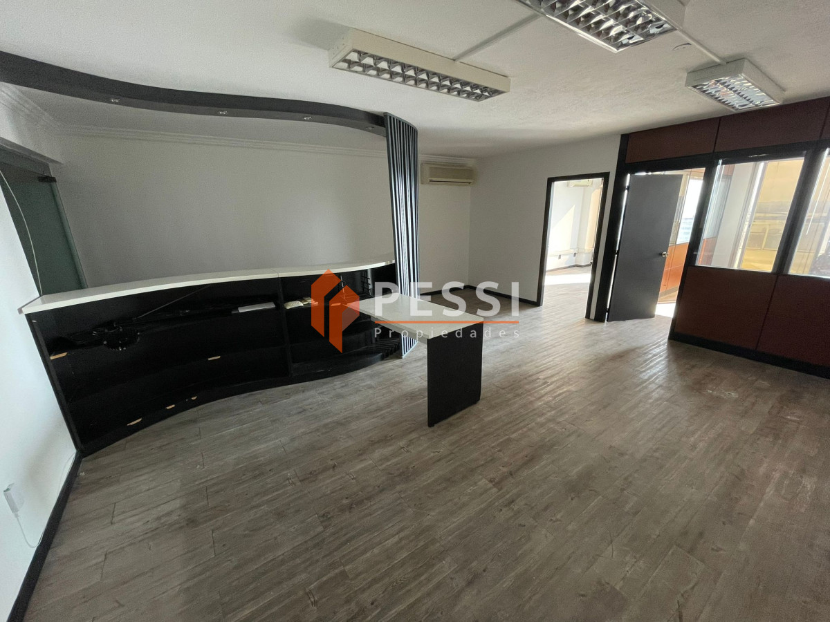 Oficina ID.2224/Venta-oficina-en-Ciudad-Vieja - Venta oficina en Ciudad Vieja
