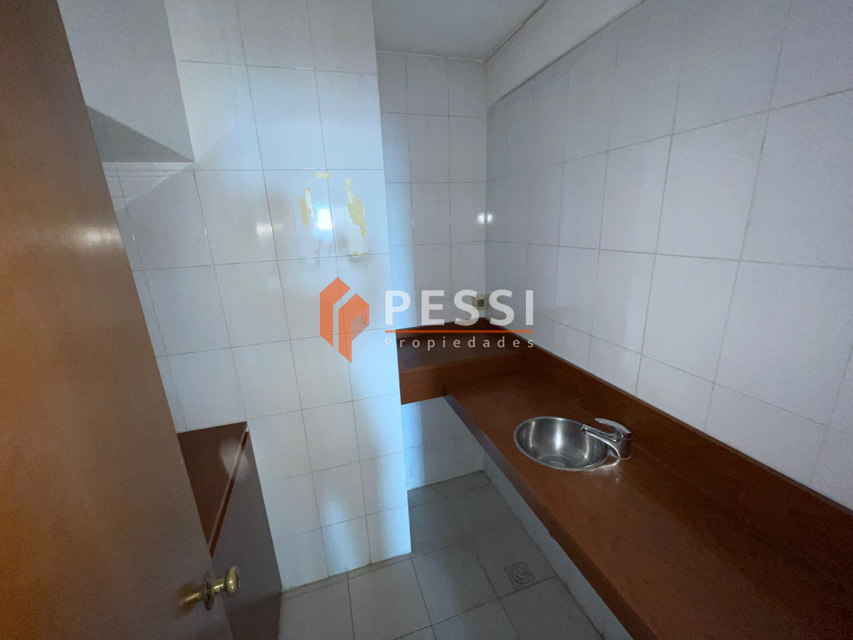 Oficina ID.2224/Venta-oficina-en-Ciudad-Vieja - Venta oficina en Ciudad Vieja