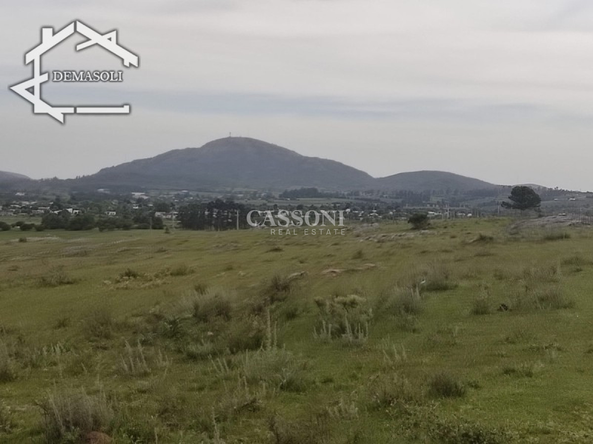 Chacra ID.3498 - 11 has 8000 M2 con casa proximidades Pan de Azúcar