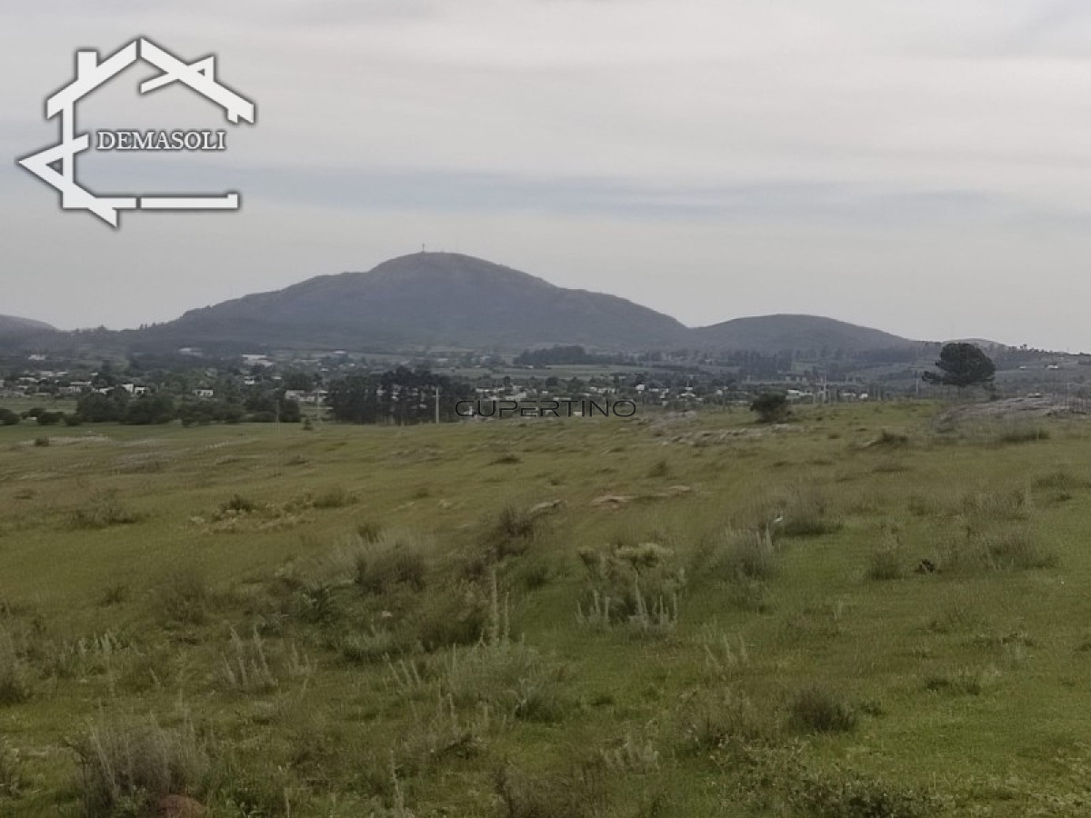 Chacra ID.298 - 11 has 8000 M2 con casa proximidades Pan de Azúcar