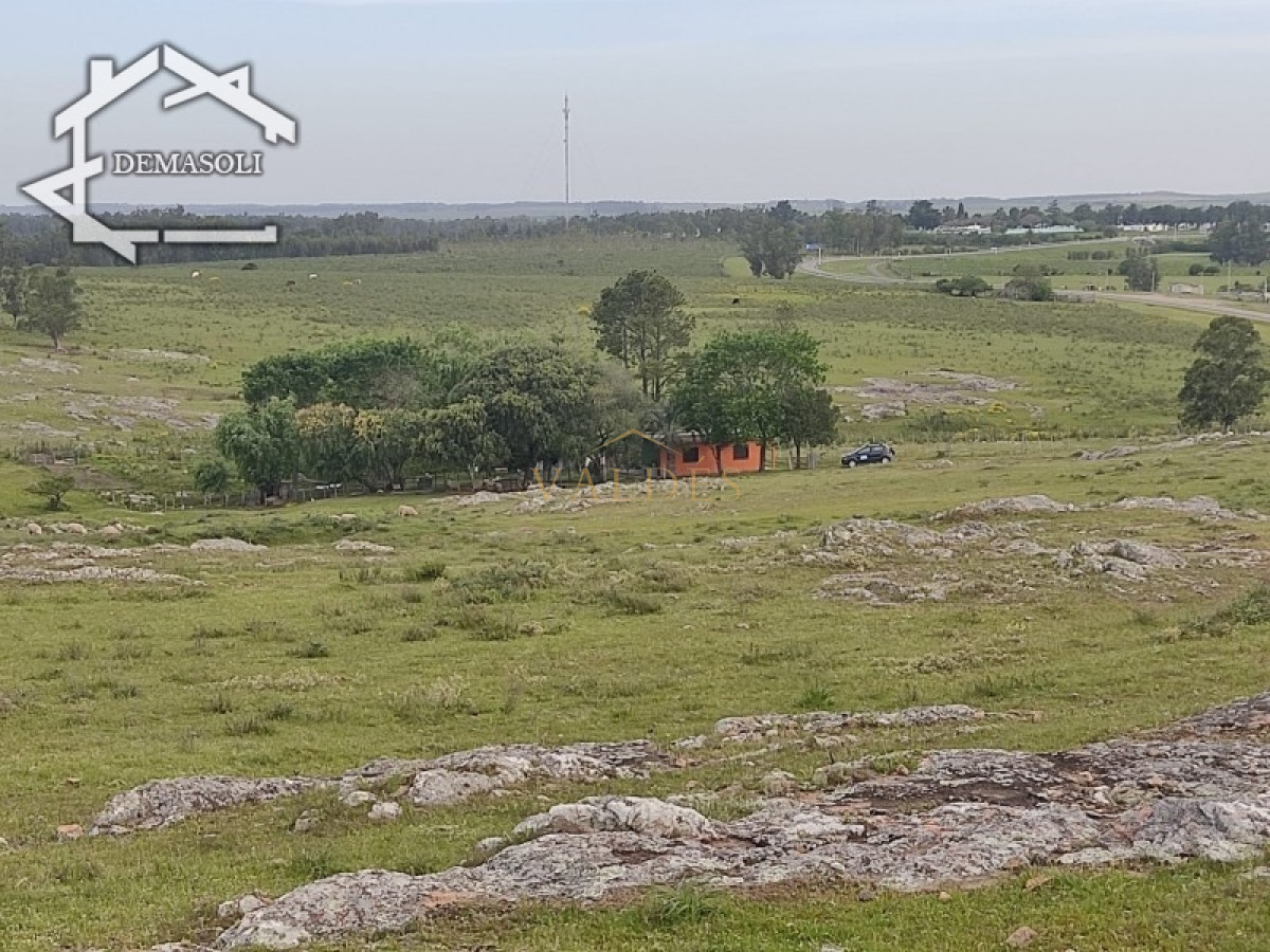 Chacra ID.1681 - Se vende chacra 11 has 8000 m2, con casa.