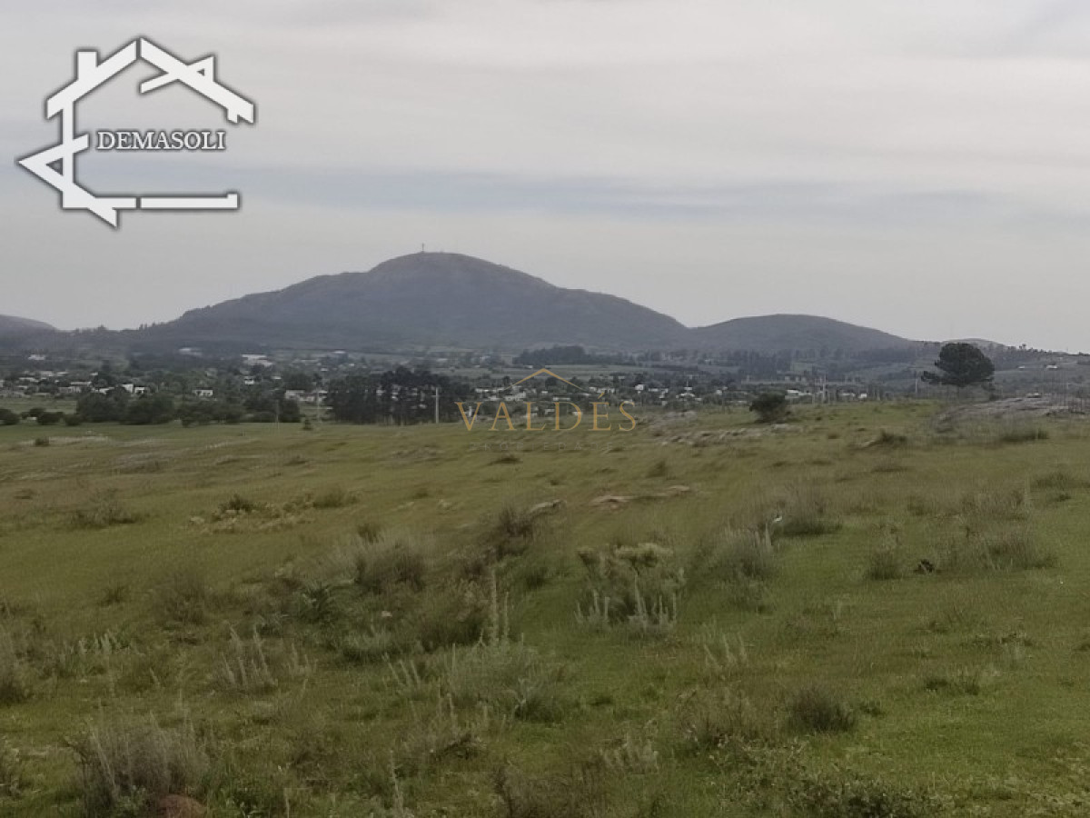 Chacra ID.1681 - Se vende chacra 11 has 8000 m2, con casa.
