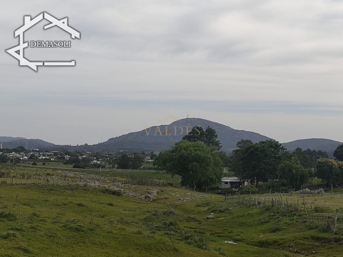 Chacra ID.1681 - Se vende chacra 11 has 8000 m2, con casa.