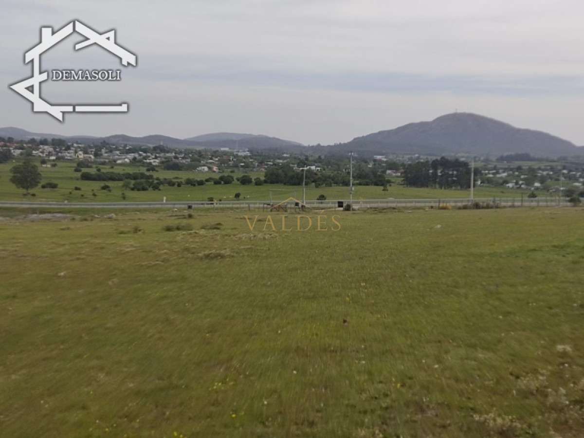 Chacra ID.1681 - Se vende chacra 11 has 8000 m2, con casa.