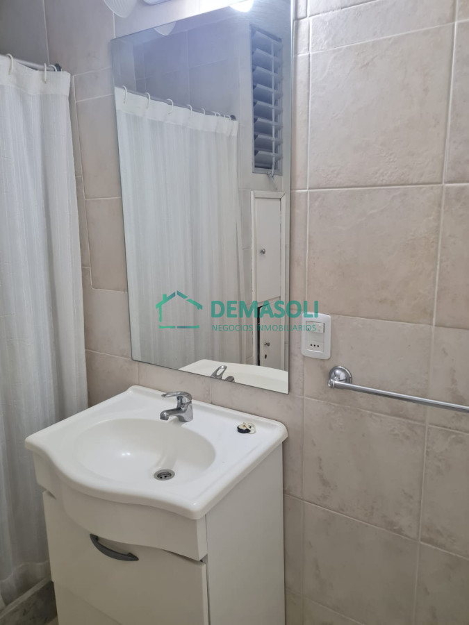 Apartamento ID.845 - Se vende apartamento de 2 dormitorios en Punta del Este, en pleno centro de la península.