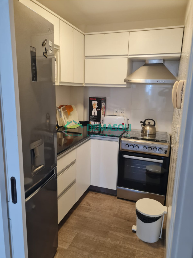 Apartamento ID.845 - Se vende apartamento de 2 dormitorios en Punta del Este, en pleno centro de la península.