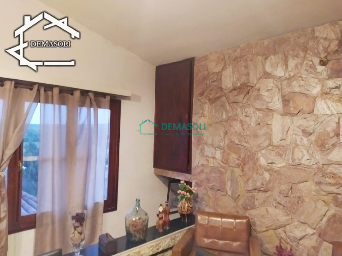 Casa ID.178 - Se vende casa de gran porte, ubicada en la entrada de la ciudad de Pan de Azúcar, Departamento de Maldonado. 