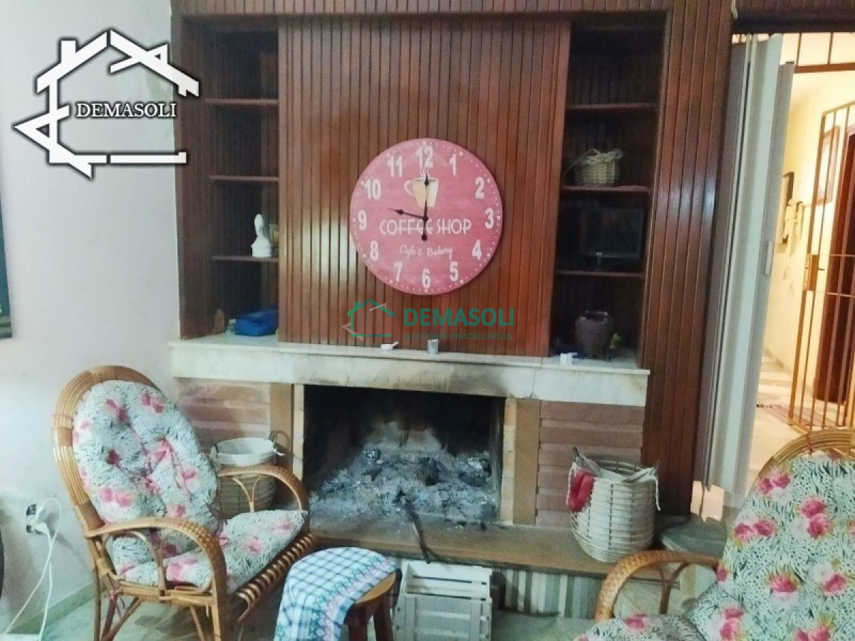 Casa ID.178 - Se vende casa de gran porte, ubicada en la entrada de la ciudad de Pan de Azúcar, Departamento de Maldonado. 