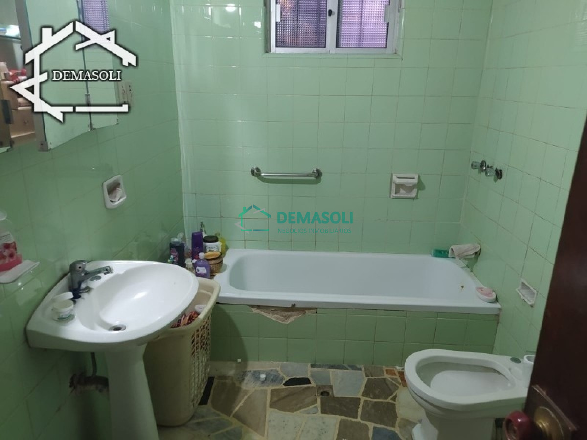 Casa ID.178 - Se vende casa de gran porte, ubicada en la entrada de la ciudad de Pan de Azúcar, Departamento de Maldonado. 