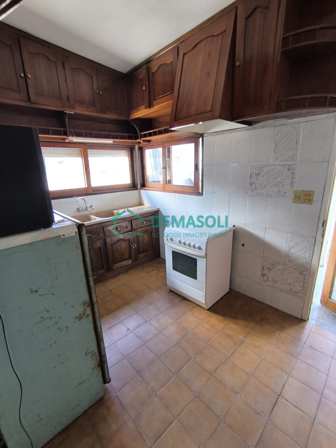 Casa ID.1178 - Se vende casa de 2 dormitorios en San Carlos, con apartamento al fondo.