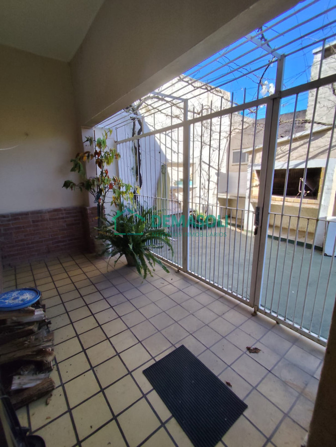 Casa ID.1280 - CASA EN VENTA A MEDIA CUADRA DE LA PLAZA - PAN DE AZUCAR