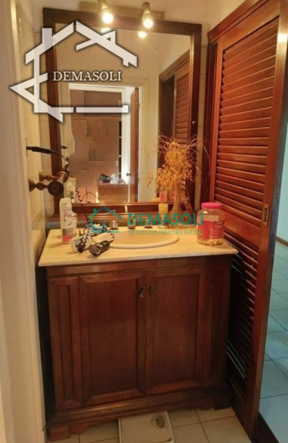 Casa ID.188 - Se vende hermosa casa, excelente ubicación, en la ciudad de Maldonado, calle Fco.Acuña de Figueroa y Antonio Méndez. 