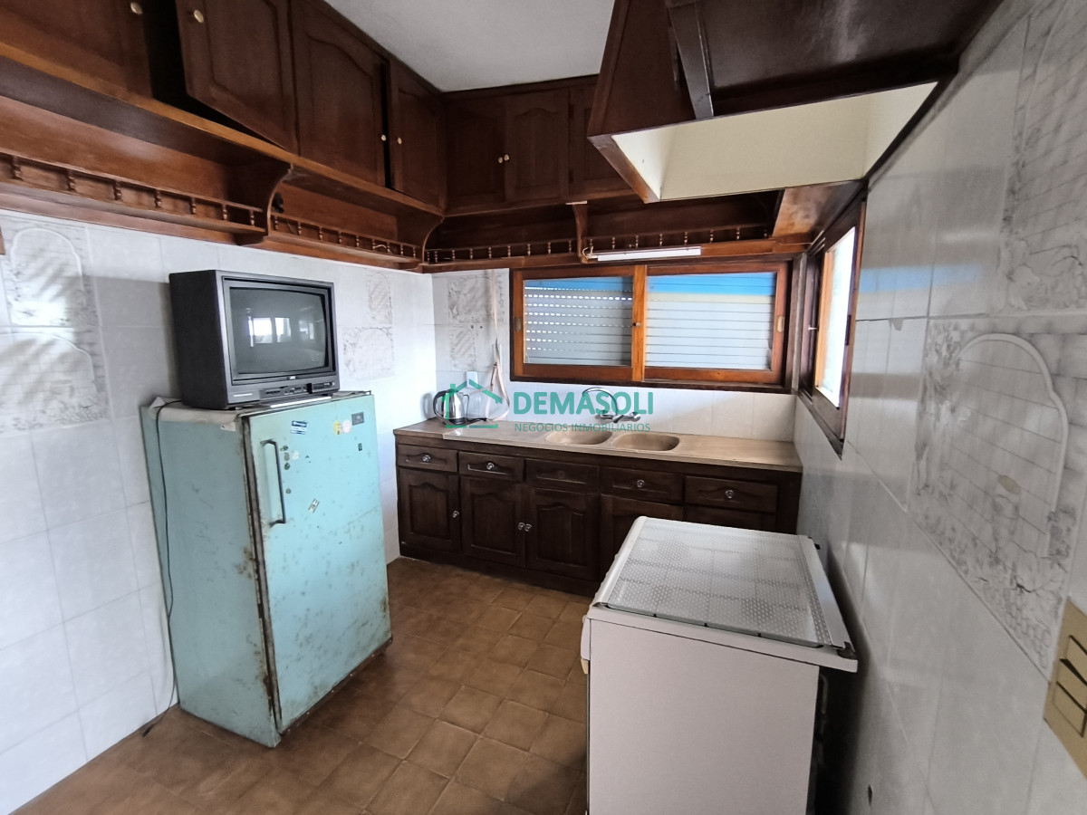 Casa ID.1178 - Se vende casa de 2 dormitorios en San Carlos, con apartamento al fondo.