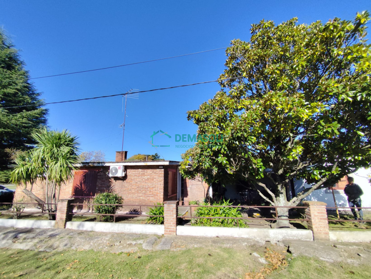 Casa ID.1478 - En venta hermosa casa en Gregorio Aznarez, vista a las Sierras 