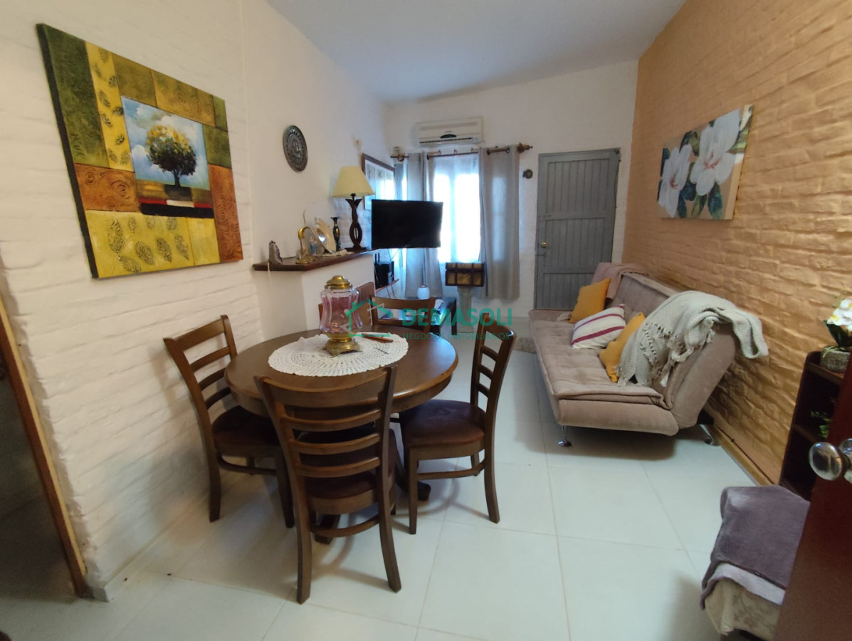 Casa ID.1478 - En venta hermosa casa en Gregorio Aznarez, vista a las Sierras 