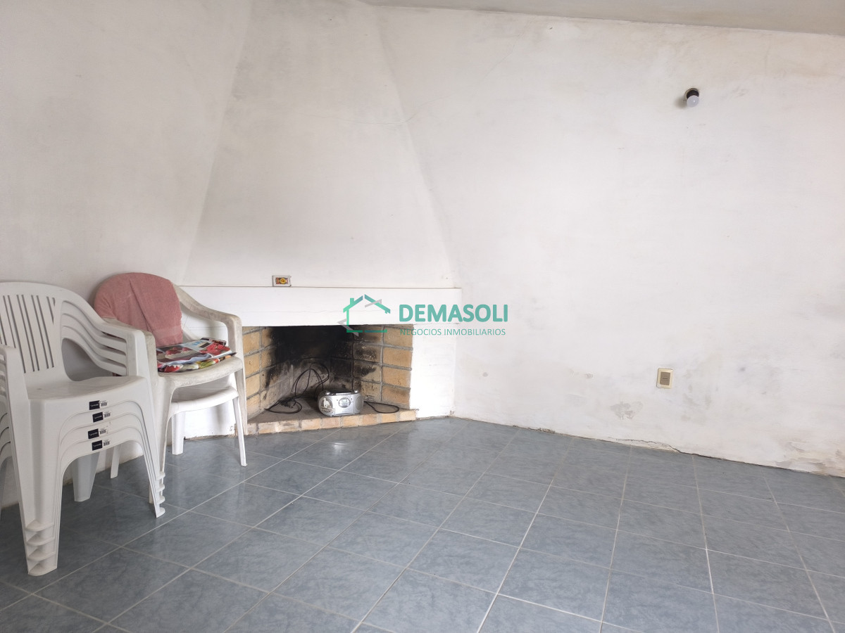 Casa ID.1178 - Se vende casa de 2 dormitorios en San Carlos, con apartamento al fondo.