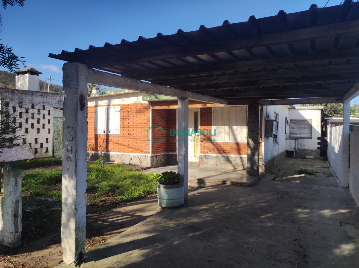 Casa ID.877 - Se vende 2 casas en el mismo padrón Piriápolis, Urquiza y Buenos Aires 