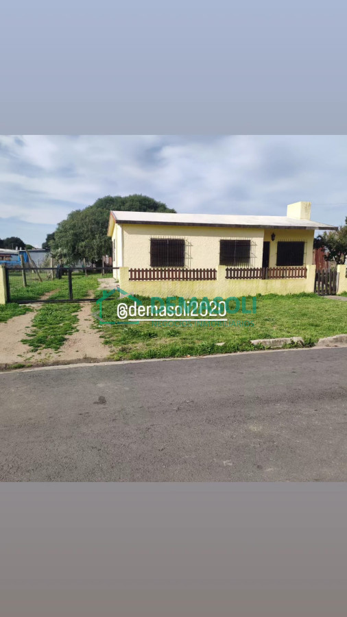 Casa ID.1064 - Se vende casa de 3 dormitorios con 338 mts 2 de terreno en Pan de Azúcar 