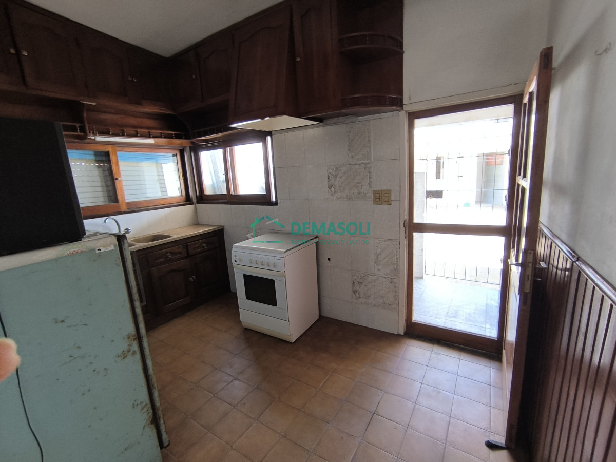 Casa ID.1178 - Se vende casa de 2 dormitorios en San Carlos, con apartamento al fondo.