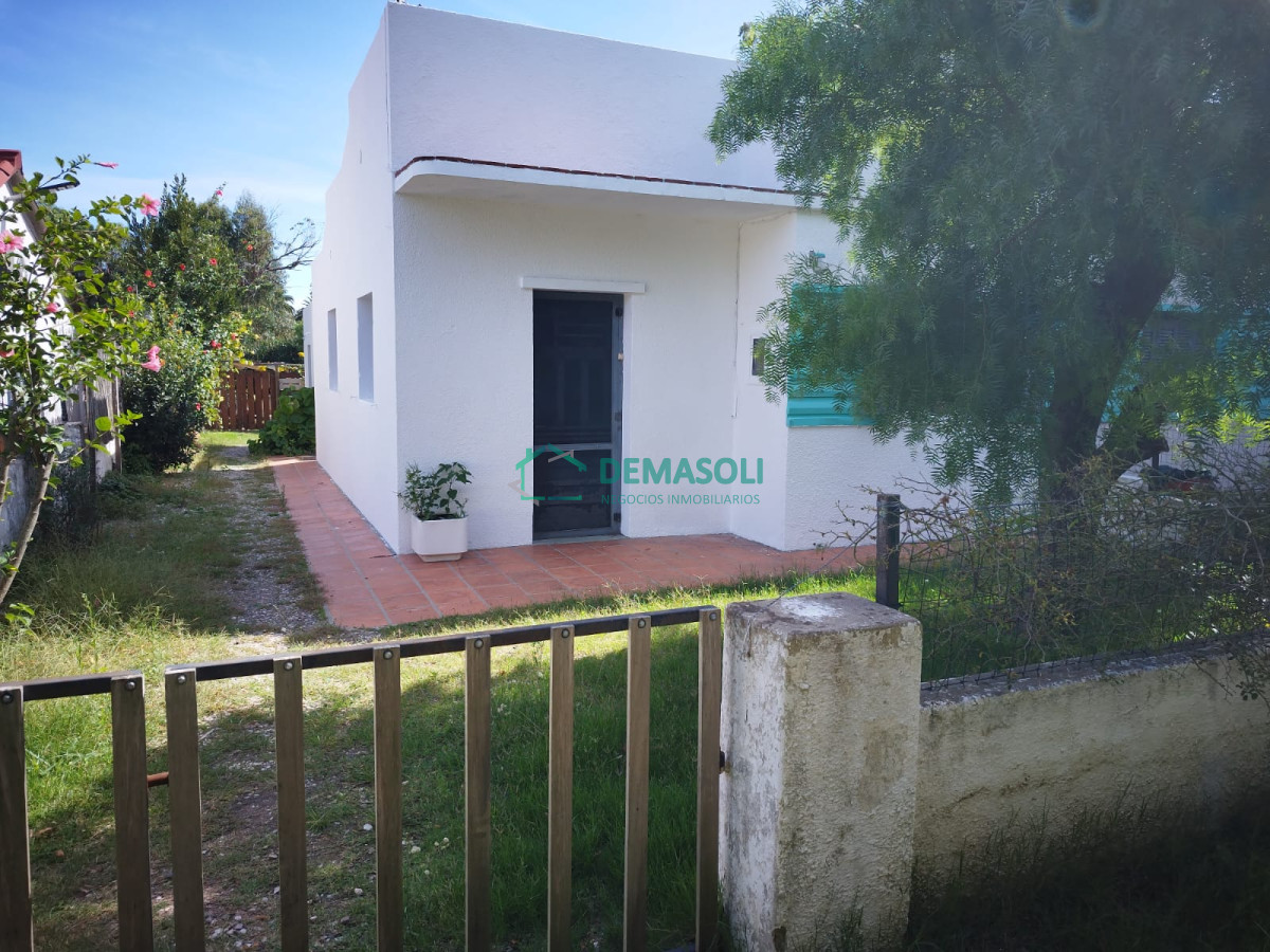 Casa ID.1014 - Alquiler anual Balneario Solís, a una cuadra de la playa $12.000 