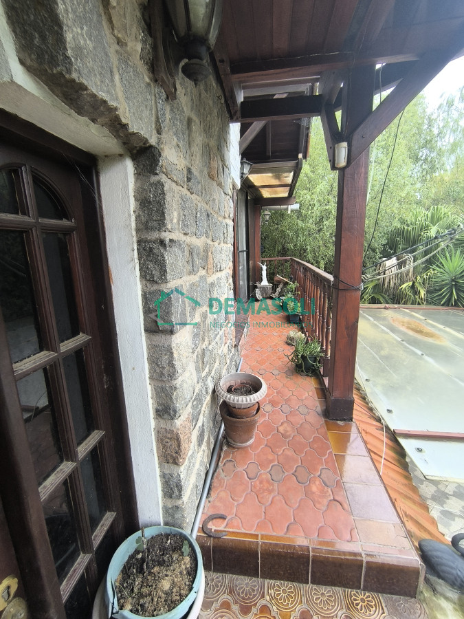 Casa ID.1249 - Se vende hermosa casona de estilo europeoubicada a pocos metros del mar, Playa Hermosa, 1100 M2 de terreno