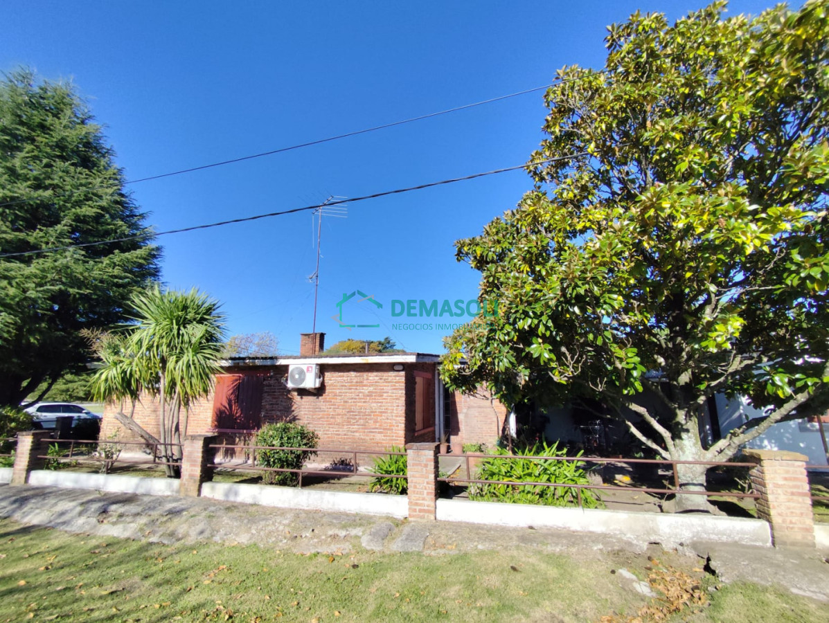 Casa ID.1478 - En venta hermosa casa en Gregorio Aznarez, vista a las Sierras 