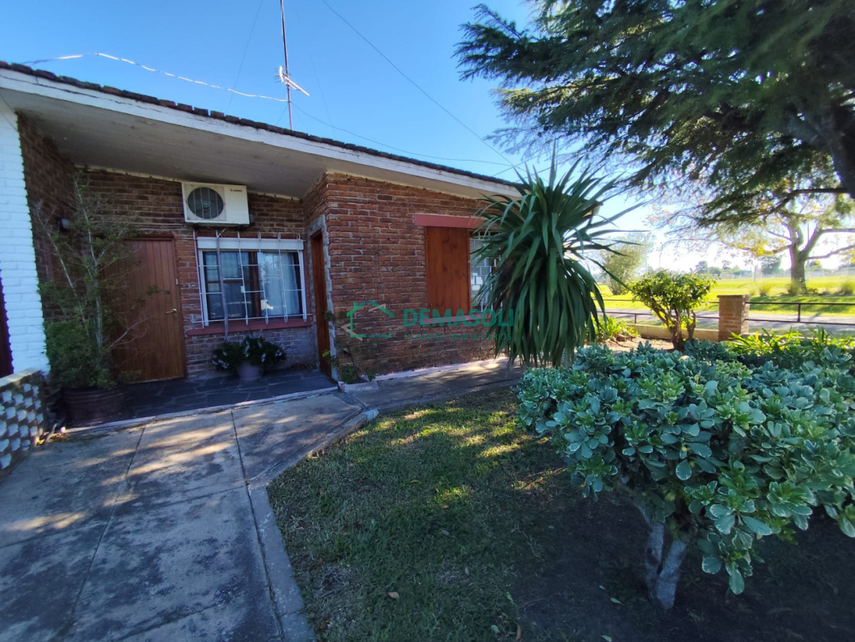 Casa ID.1478 - En venta hermosa casa en Gregorio Aznarez, vista a las Sierras 