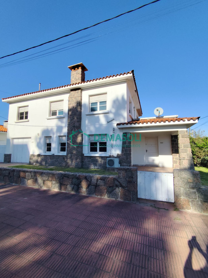 Casa ID.1265 - En venta, casa de 4 dormitorios Piriapolis, a 100 metros del mar