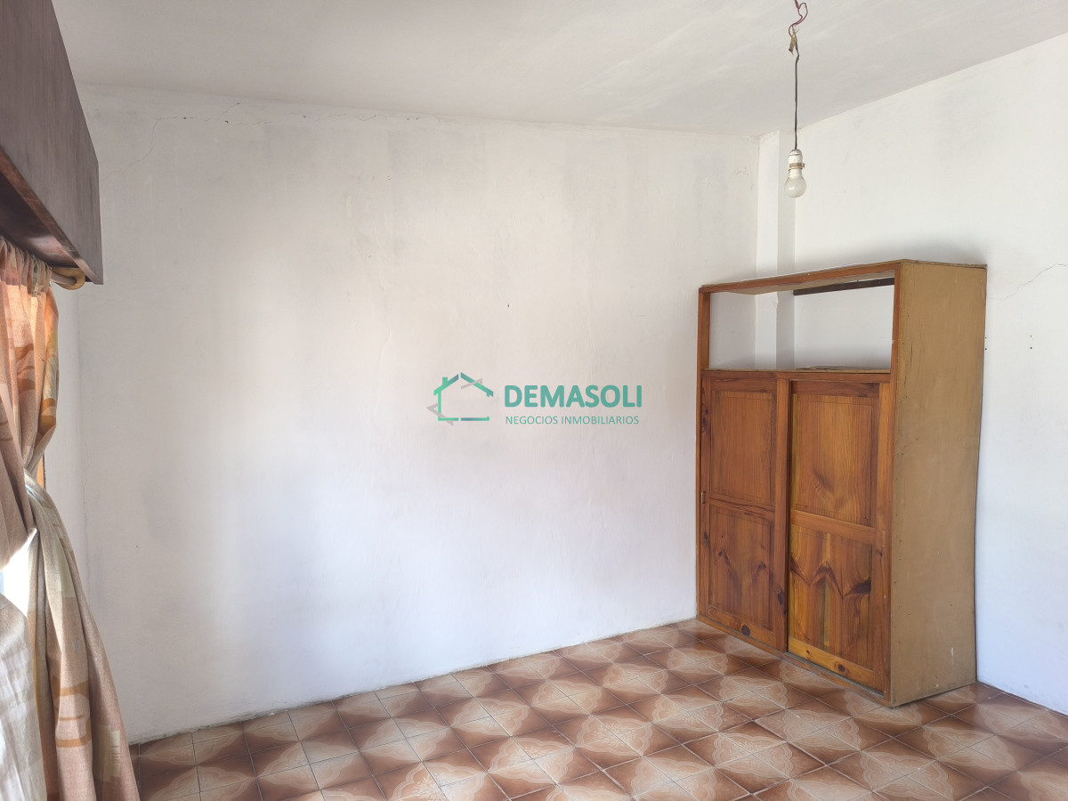 Casa ID.1178 - Se vende casa de 2 dormitorios en San Carlos, con apartamento al fondo.