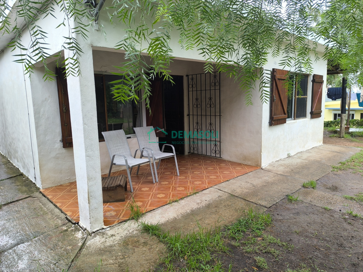 Casa ID.1254 - Se vende casa ubicada en Playa Hermosa, construcción tradicional 