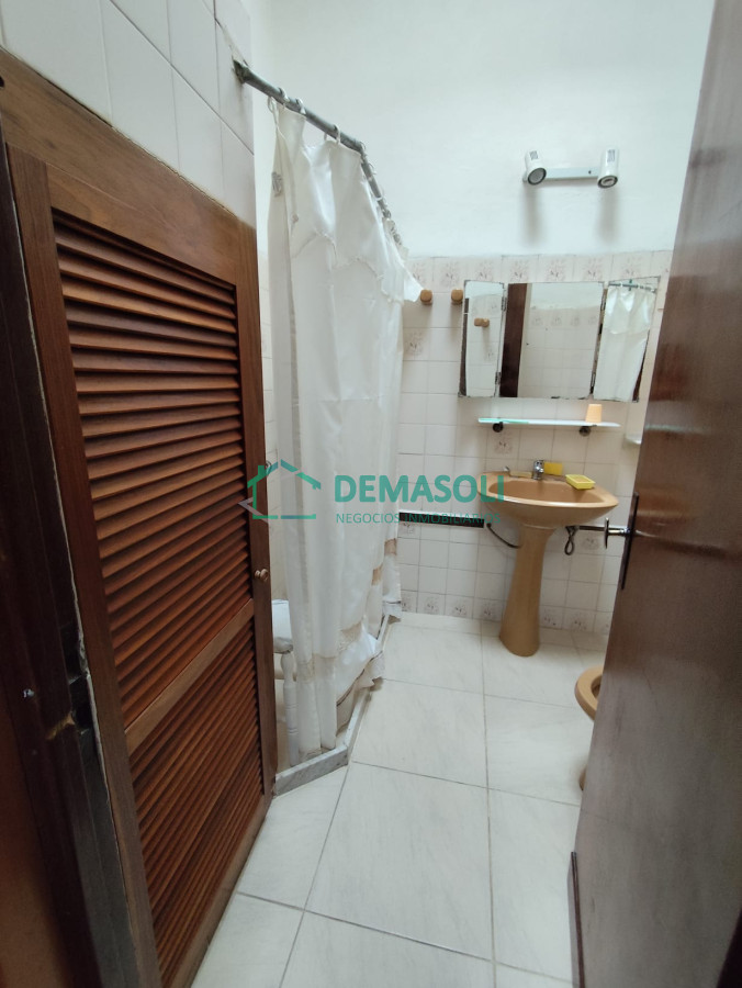 Casa ID.1280 - CASA EN VENTA A MEDIA CUADRA DE LA PLAZA - PAN DE AZUCAR