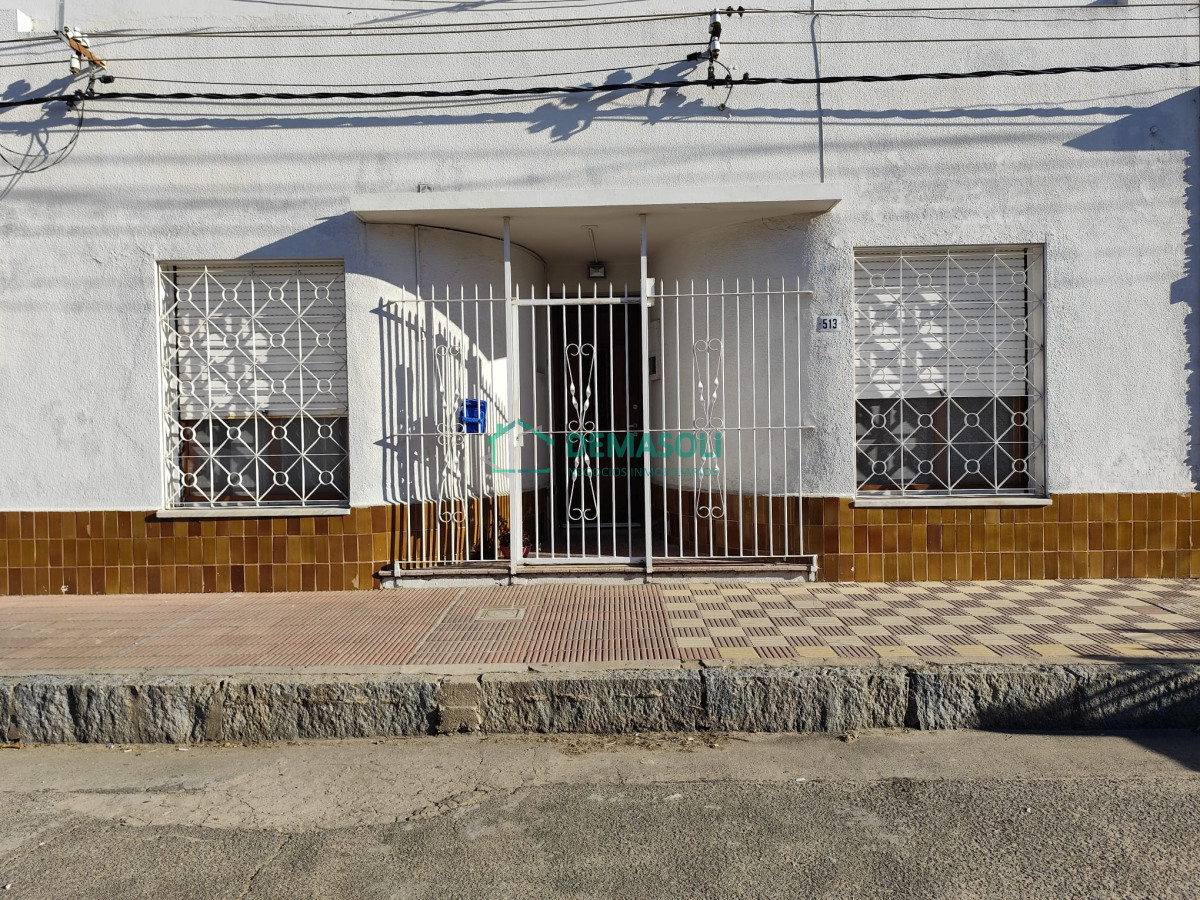 Casa ID.1280 - CASA EN VENTA A MEDIA CUADRA DE LA PLAZA - PAN DE AZUCAR