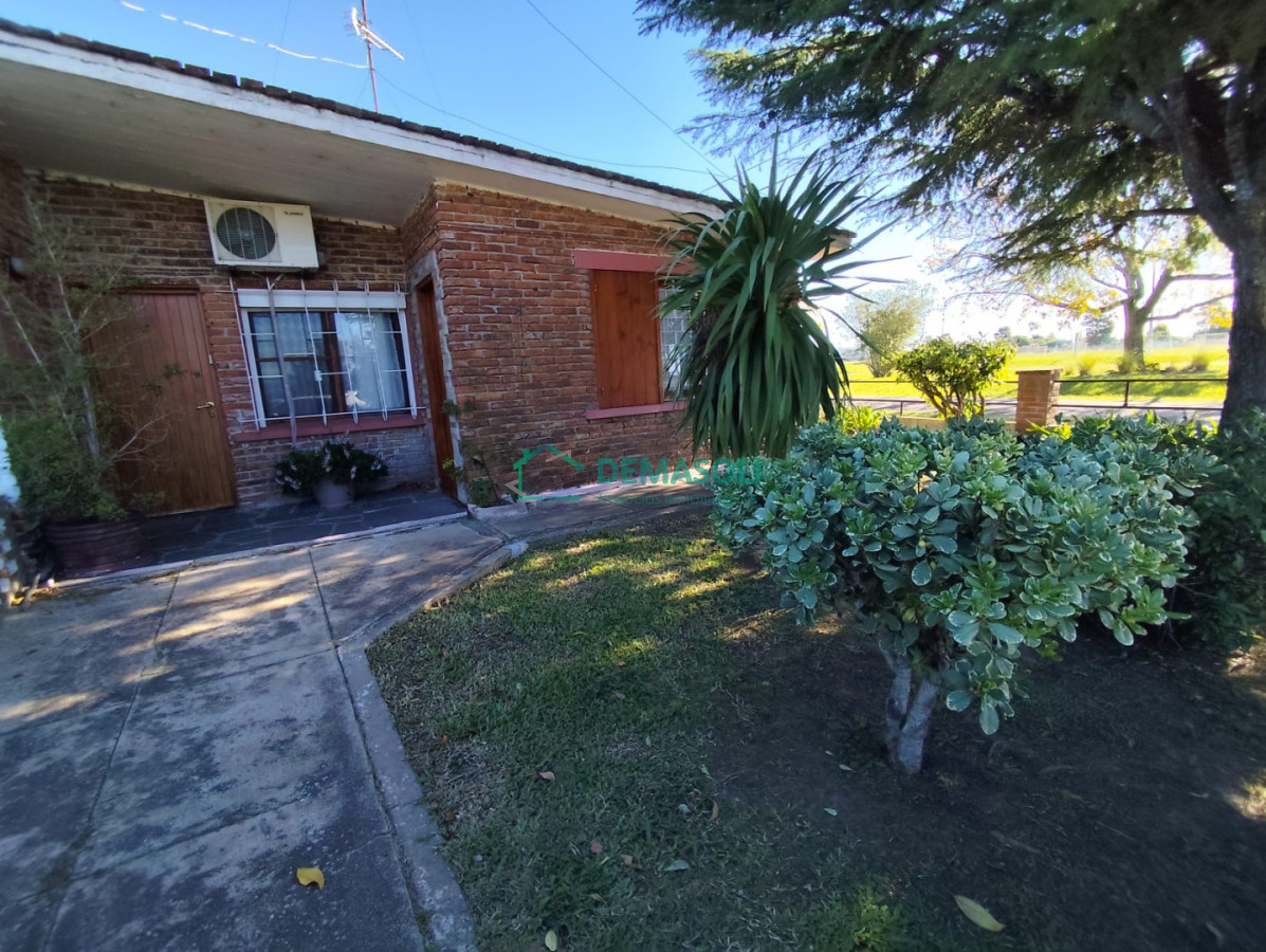 Casa ID.1478 - En venta hermosa casa en Gregorio Aznarez, vista a las Sierras 