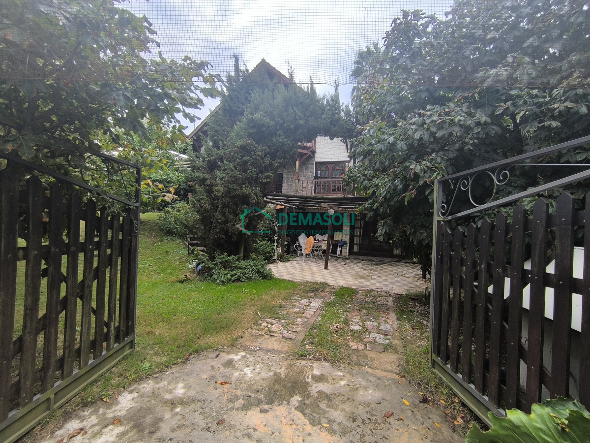Casa ID.1249 - Se vende hermosa casona de estilo europeoubicada a pocos metros del mar, Playa Hermosa, 1100 M2 de terreno