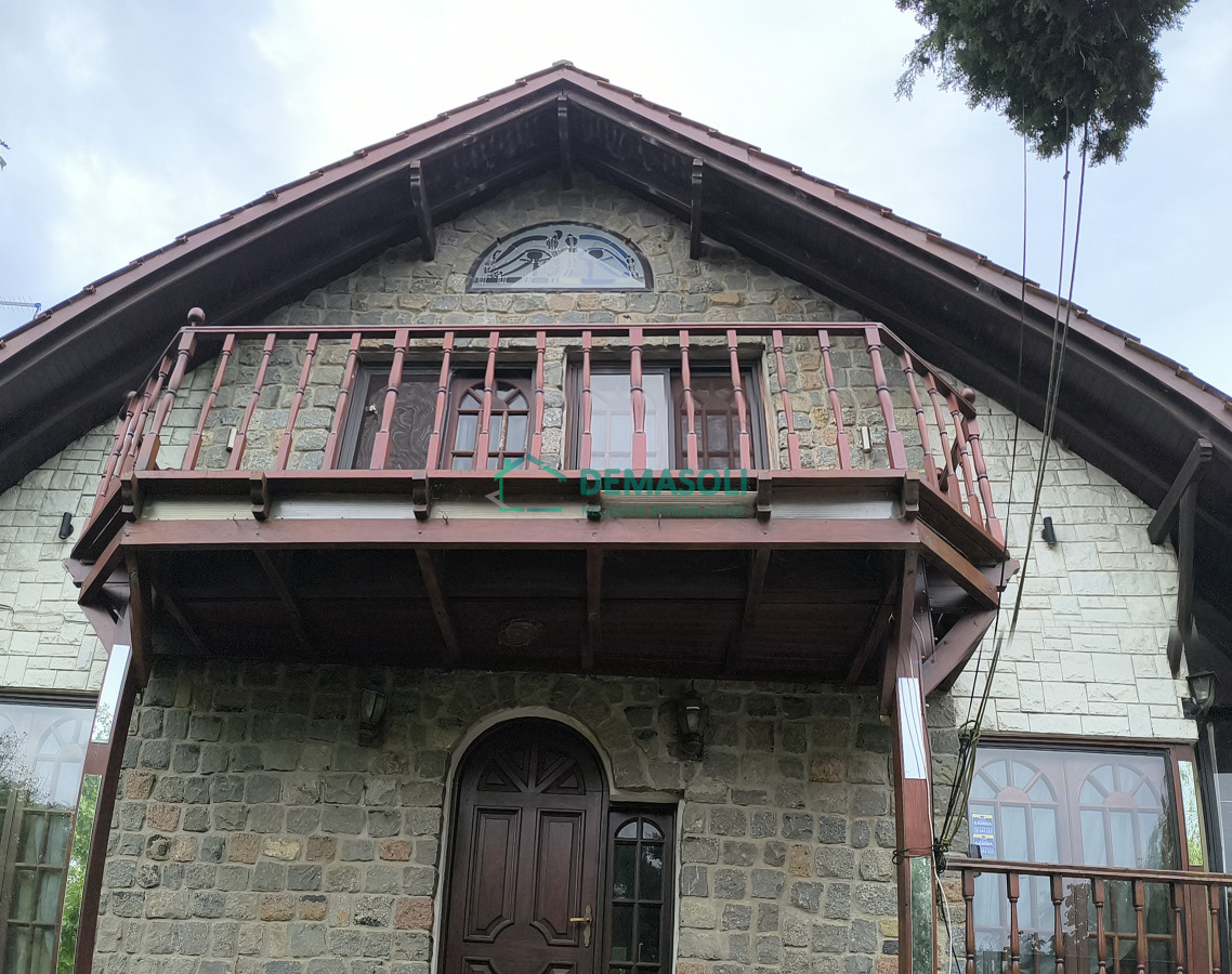 Casa ID.1249 - Se vende hermosa casona de estilo europeoubicada a pocos metros del mar, Playa Hermosa, 1100 M2 de terreno