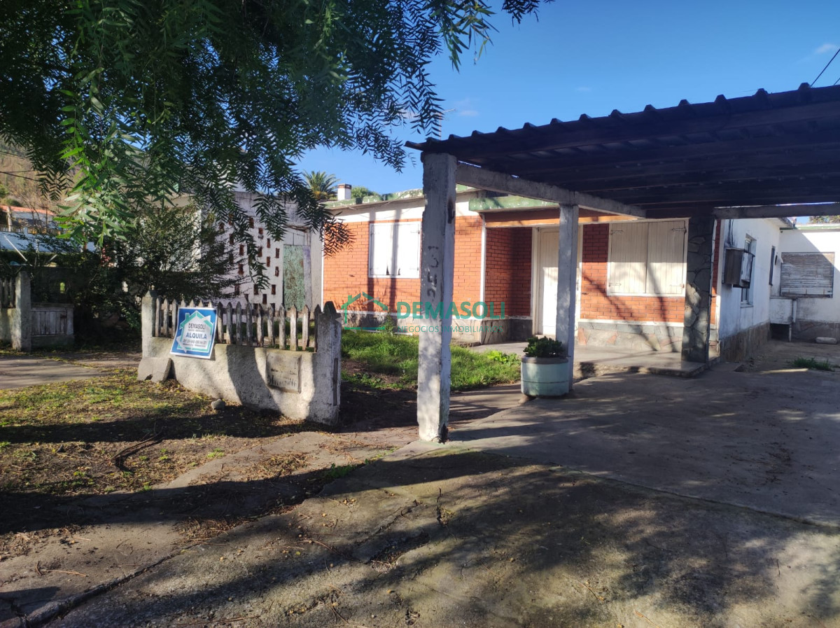 Casa ID.877 - Se vende 2 casas en el mismo padrón Piriápolis, Urquiza y Buenos Aires 