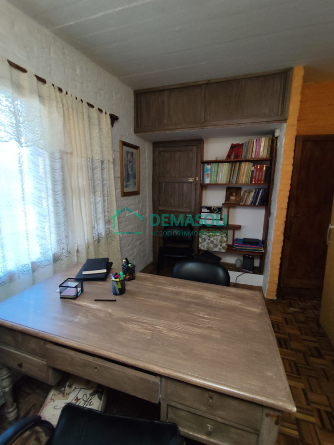 Casa ID.1478 - En venta hermosa casa en Gregorio Aznarez, vista a las Sierras 