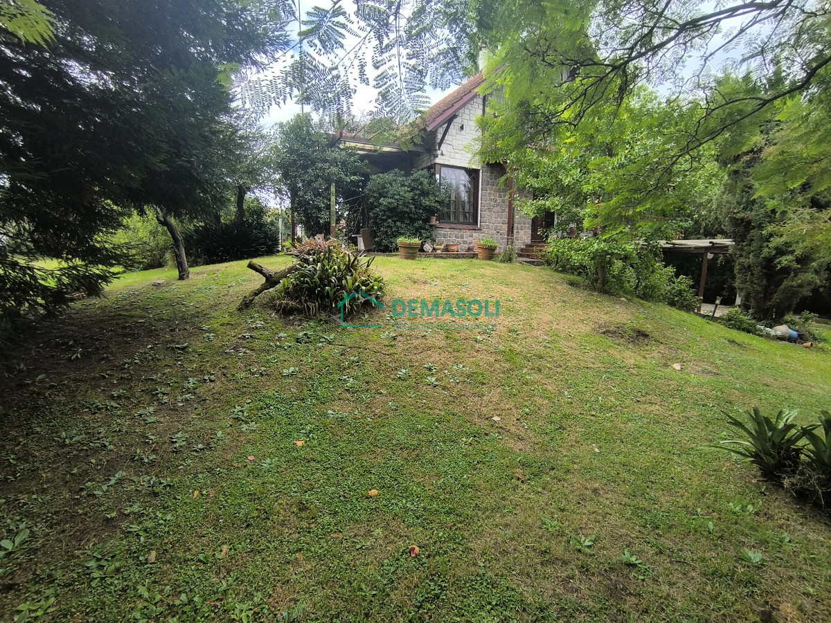 Casa ID.1249 - Se vende hermosa casona de estilo europeoubicada a pocos metros del mar, Playa Hermosa, 1100 M2 de terreno