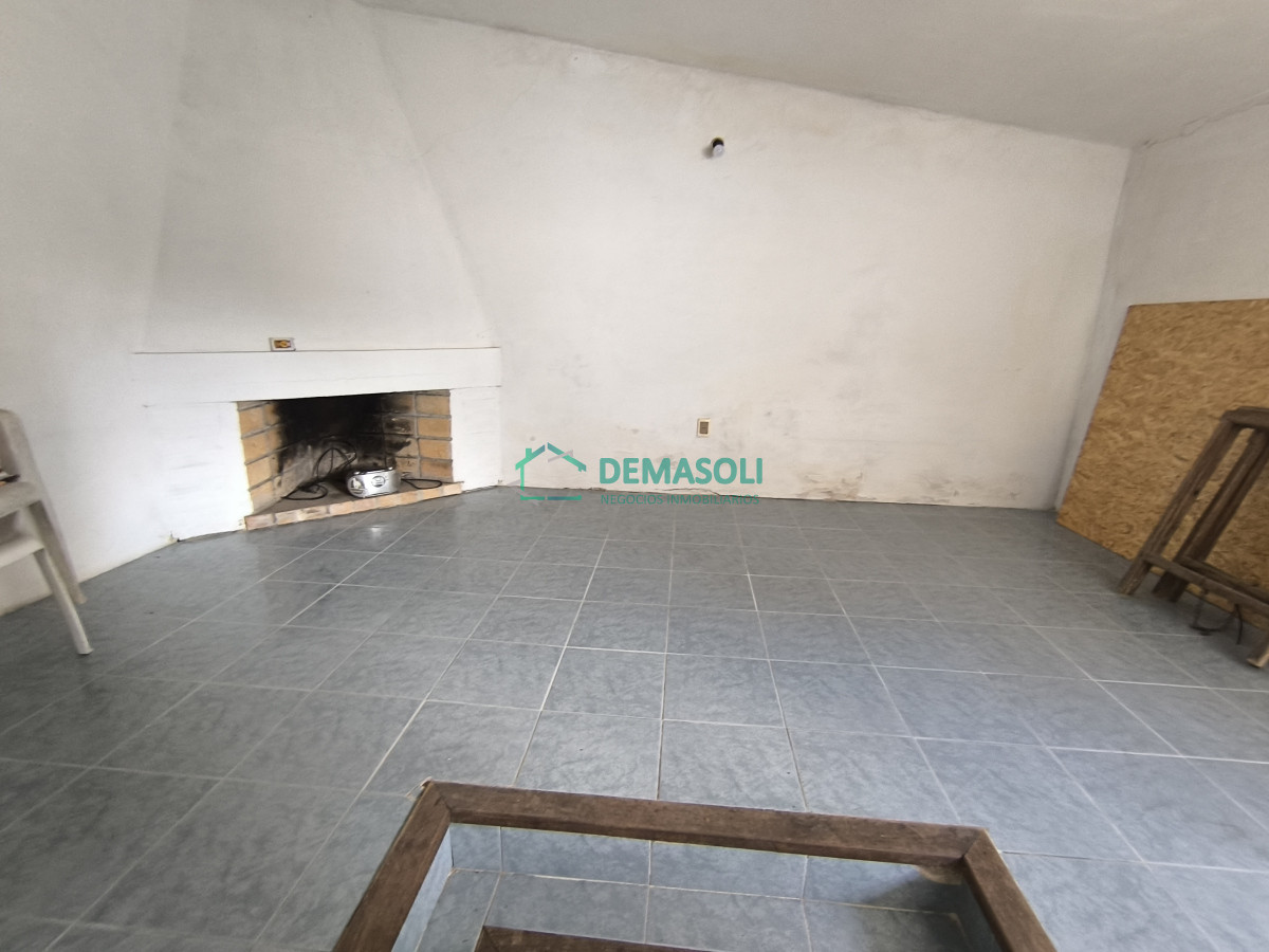 Casa ID.1178 - Se vende casa de 2 dormitorios en San Carlos, con apartamento al fondo.