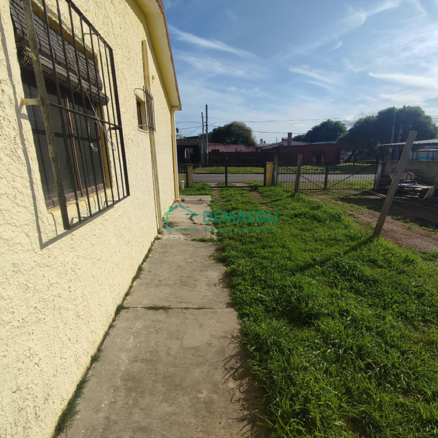 Casa ID.1064 - Se vende casa de 3 dormitorios con 338 mts 2 de terreno en Pan de Azúcar 