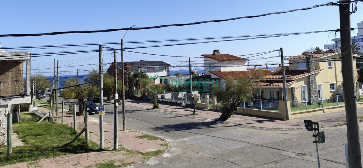 Casa ID.1265 - En venta, casa de 4 dormitorios Piriapolis, a 100 metros del mar