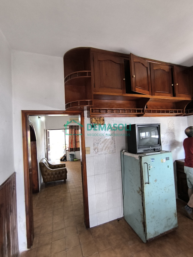 Casa ID.1178 - Se vende casa de 2 dormitorios en San Carlos, con apartamento al fondo.