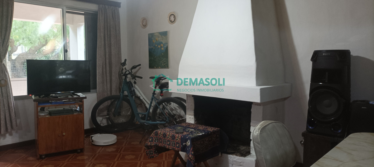Casa ID.1254 - Se vende casa ubicada en Playa Hermosa, construcción tradicional 