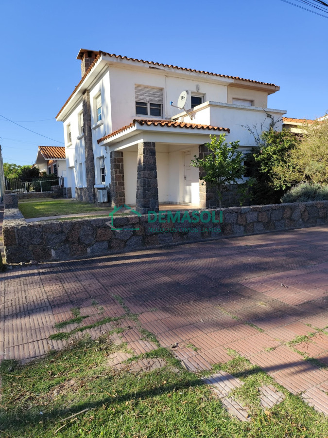 Casa ID.1265 - En venta, casa de 4 dormitorios Piriapolis, a 100 metros del mar