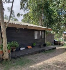 Cabaña, ubicada en calle Laguna Merin, Punta del Diablo.