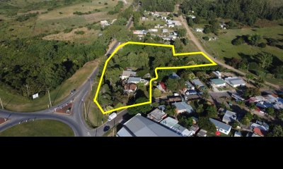 TERRENO Y CASAS - 3 PADRONES EN VENTA