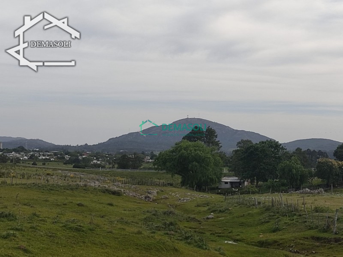 Chacra ID.37 - 11 has 8000 M2 con casa proximidades Pan de Azúcar