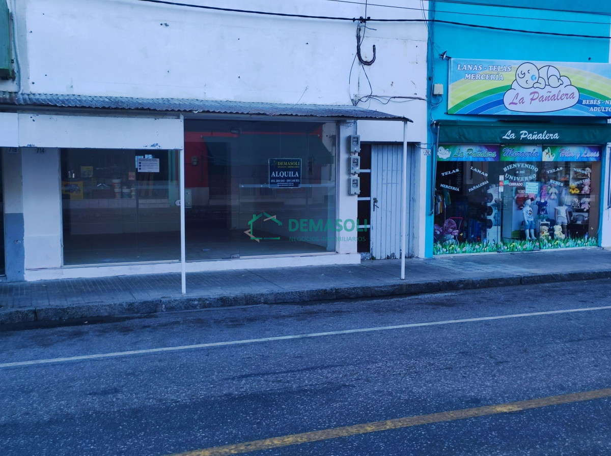 Local Comercial ID.342 - Se alquila local ubicado en el centro de la ciudad de an de Azúcar $17.800 